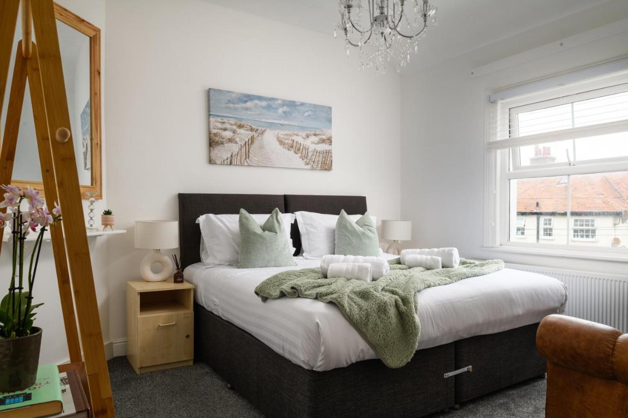 Modern, Light And Airy Townhouse In Llandudno, West Shore Kültér fotó