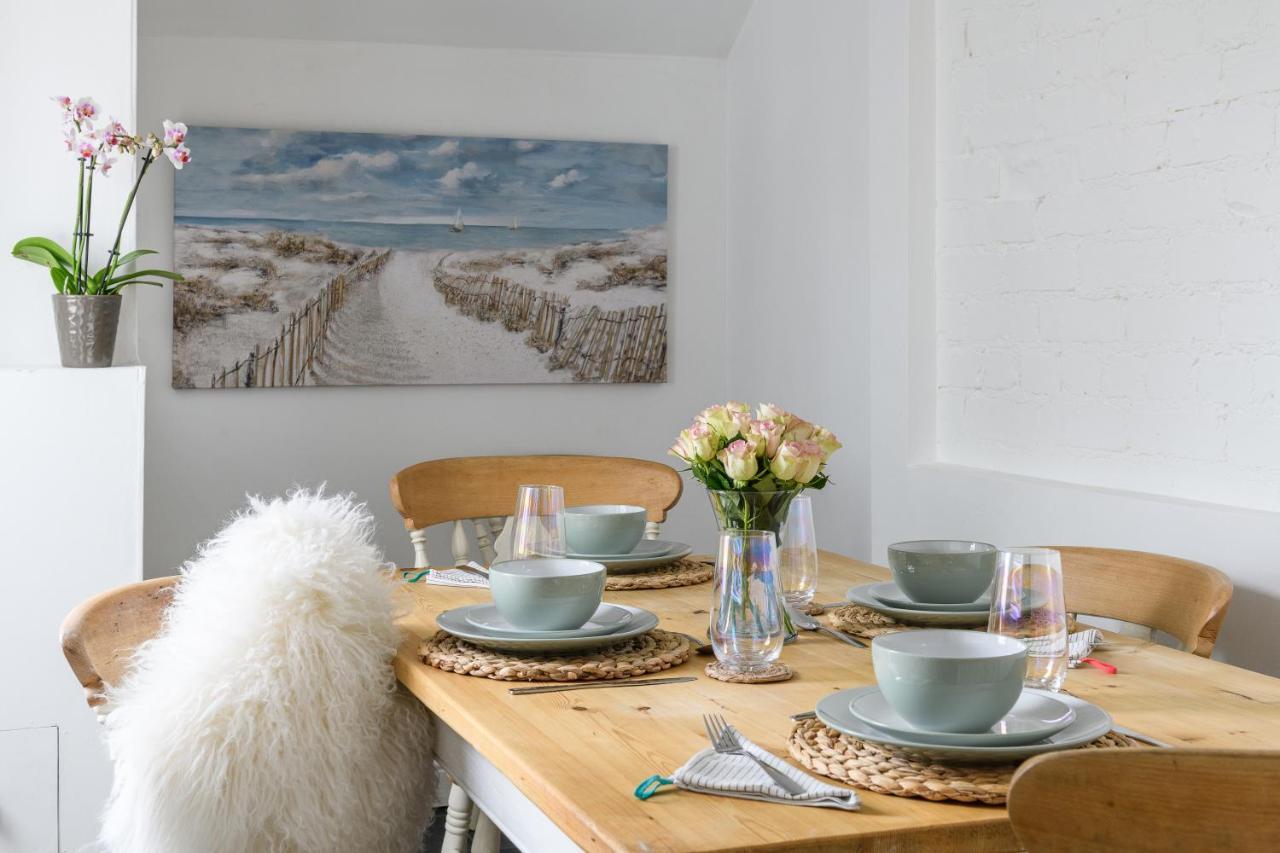 Modern, Light And Airy Townhouse In Llandudno, West Shore Kültér fotó