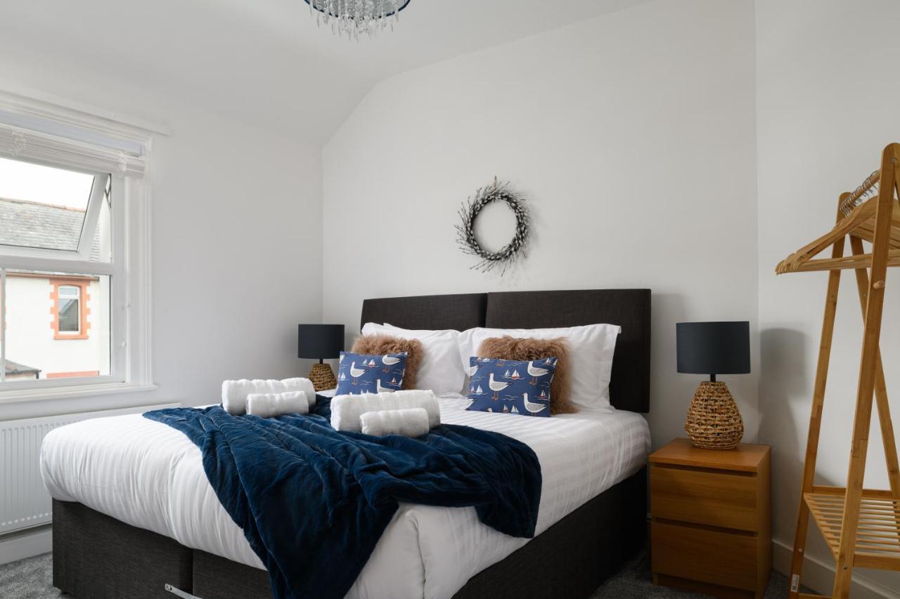 Modern, Light And Airy Townhouse In Llandudno, West Shore Kültér fotó
