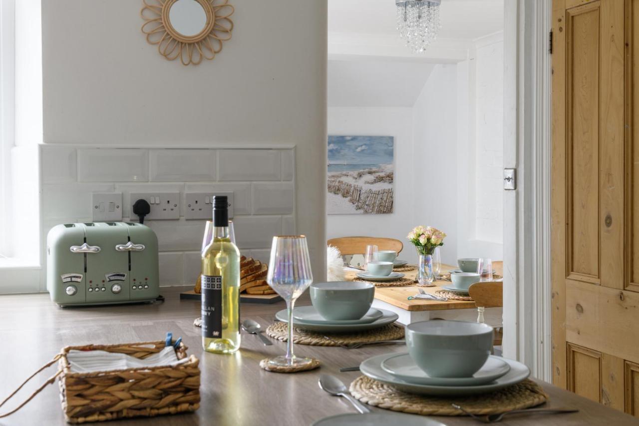 Modern, Light And Airy Townhouse In Llandudno, West Shore Kültér fotó